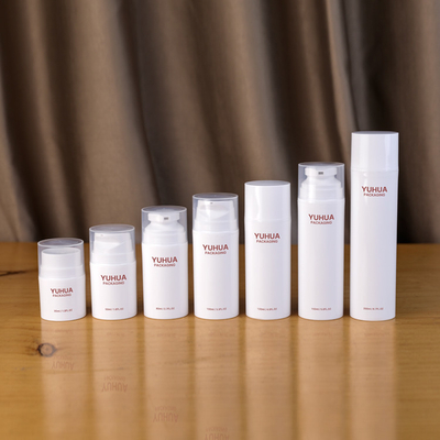 クリーム色 オイルのローションのための空気のない30ml 200mlのプラスチック包装のびん