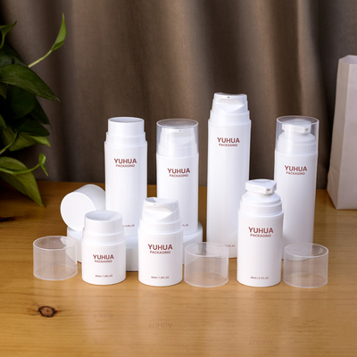 クリーム色 オイルのローションのための空気のない30ml 200mlのプラスチック包装のびん