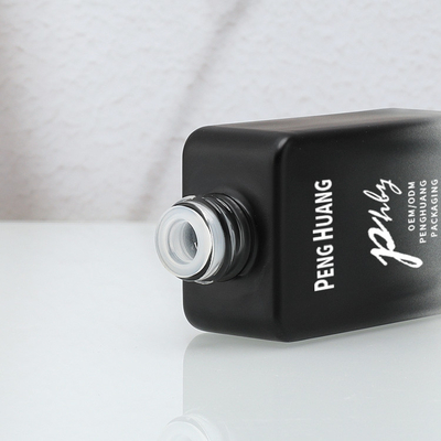 血清トナーエッセンスオイルのためのブラックグラスドロッパーボトル30ml