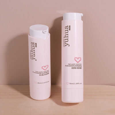 耐久性のあるプラスチックローションボトル 空気のないポンプとカスタマイズされたデザイン 化粧品の包装と液体製品の保管に最適