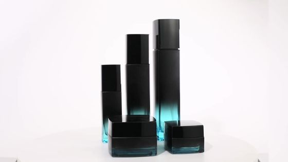 液体の基礎30ml 60ml化粧品の包装セットの黒はポンプによって曇らした