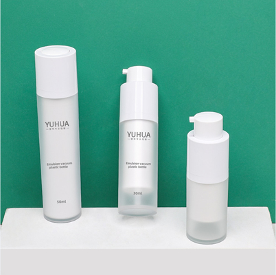 FDAのプラスチック包装は15ml 30ml 50mlの明確な丸型をびん詰めにする
