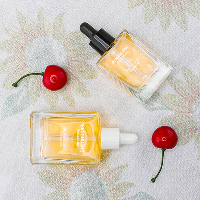 15ml 30ml 50ml 100mlの血清の点滴器のびんオイルの包装のガラス正方形の形